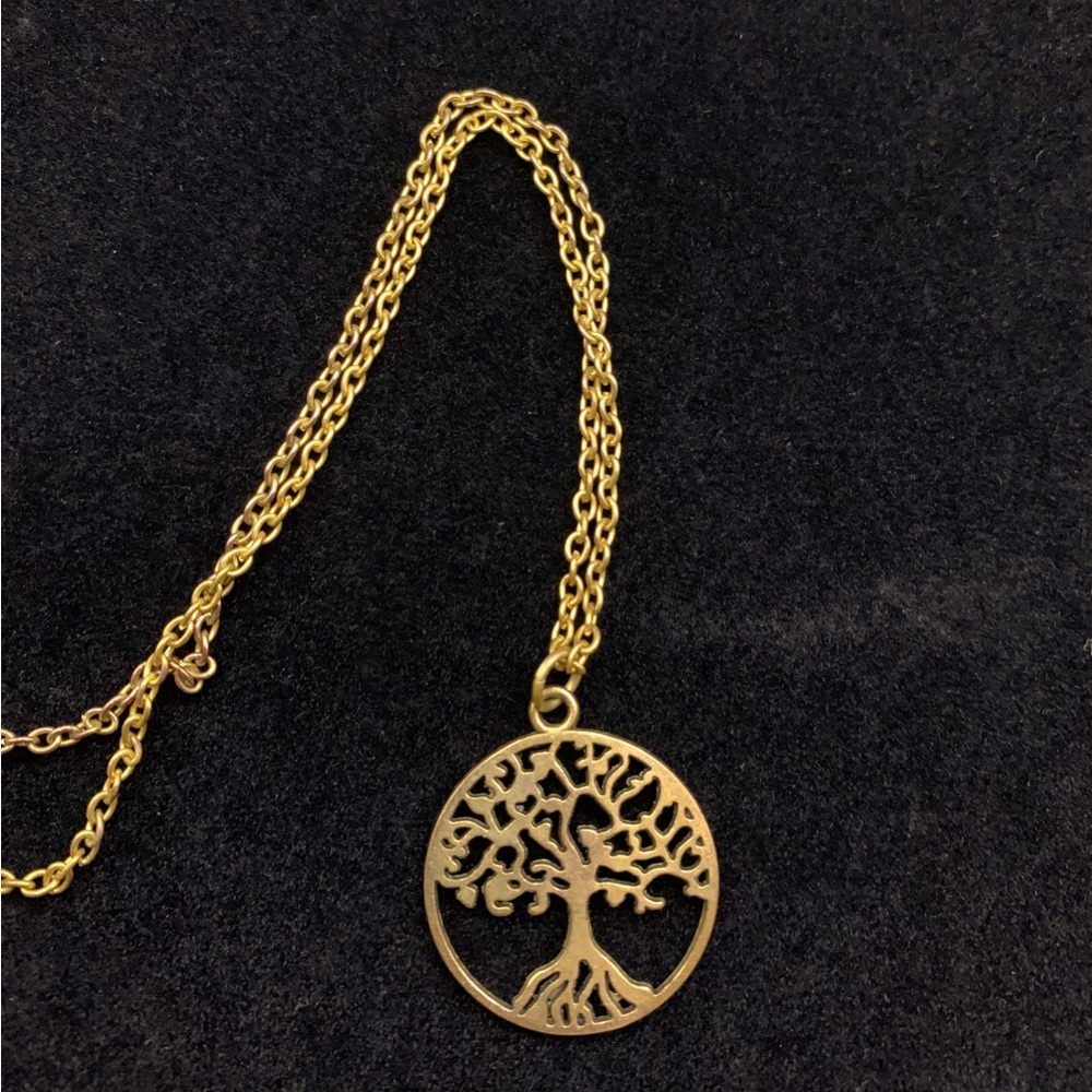 GoldTone tree of life necklace. 20” chain with 2” extension. PreLoved.